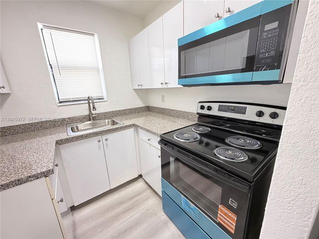 333 NW 2nd Ave 6, Hallandale Beach, FL 33009