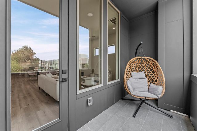 1122 W 17th Street C, Houston, TX 77008