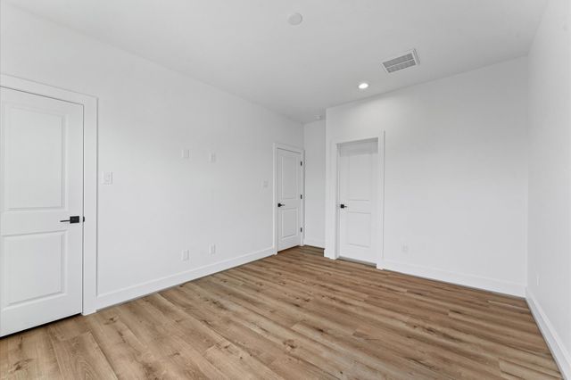 1122 W 17th Street C, Houston, TX 77008