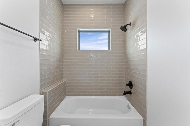 1122 W 17th Street C, Houston, TX 77008