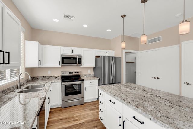 6390 E Koufax Lane, Tucson, AZ 85756