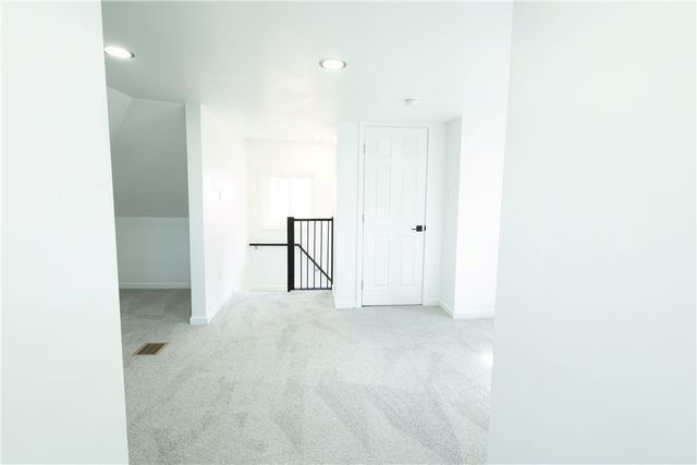143 Orchard St, Aliquippa, PA 15001