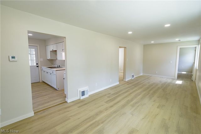 943 Erskine Avenue, Akron, OH 44306