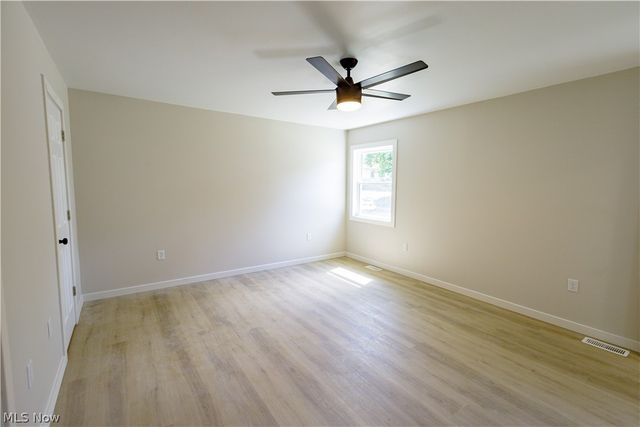 943 Erskine Avenue, Akron, OH 44306