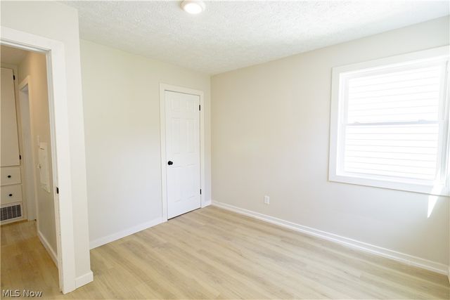 943 Erskine Avenue, Akron, OH 44306