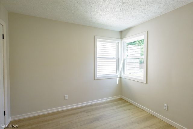 943 Erskine Avenue, Akron, OH 44306