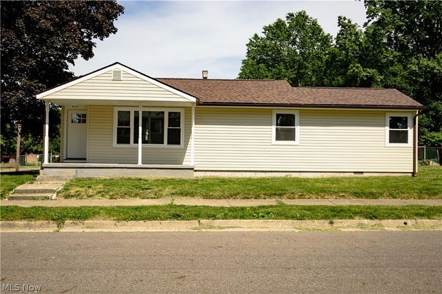 943 Erskine Avenue, Akron, OH 44306