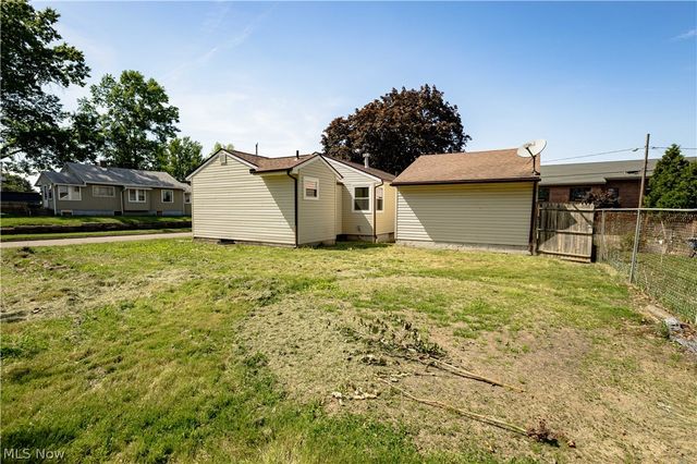 943 Erskine Avenue, Akron, OH 44306