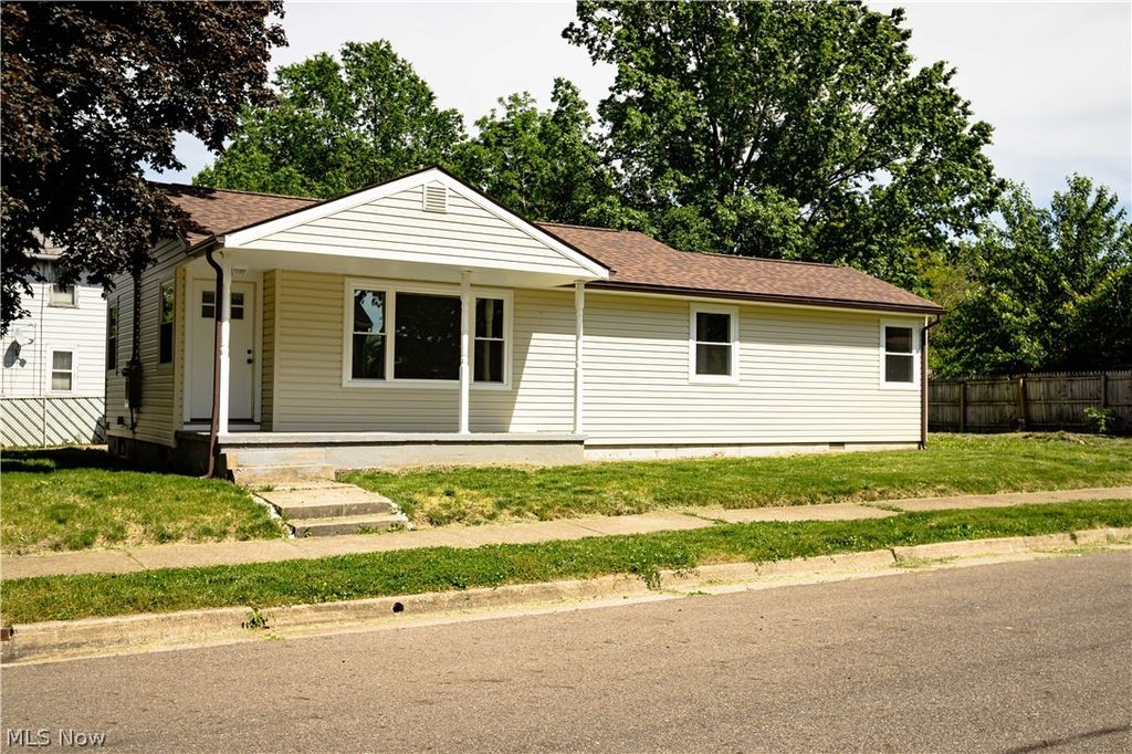 943 Erskine Avenue, Akron, OH 44306