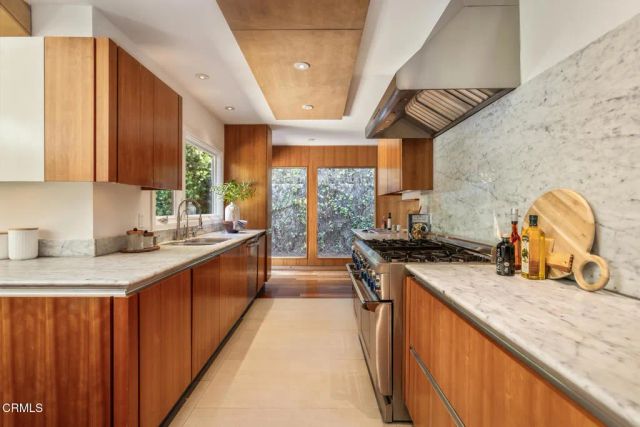 663 W California Boulevard, Pasadena, CA 91105