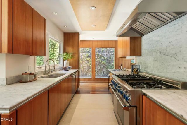 663 W California Boulevard, Pasadena, CA 91105