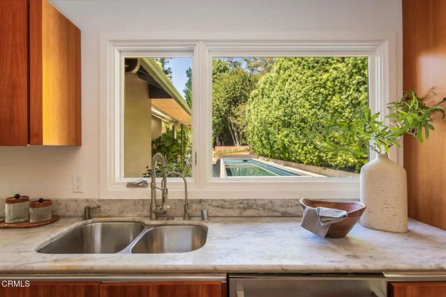 663 W California Boulevard, Pasadena, CA 91105