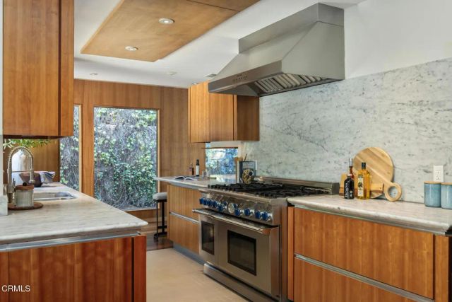 663 W California Boulevard, Pasadena, CA 91105