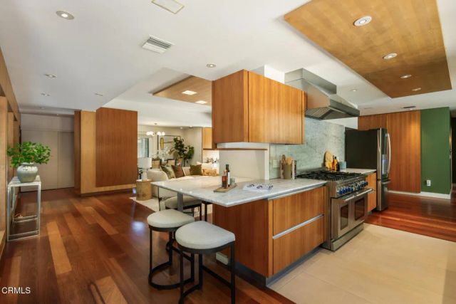 663 W California Boulevard, Pasadena, CA 91105