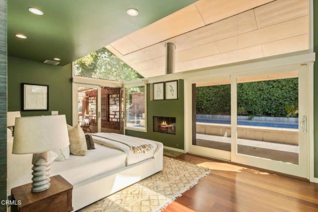 663 W California Boulevard, Pasadena, CA 91105