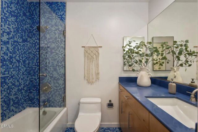 663 W California Boulevard, Pasadena, CA 91105