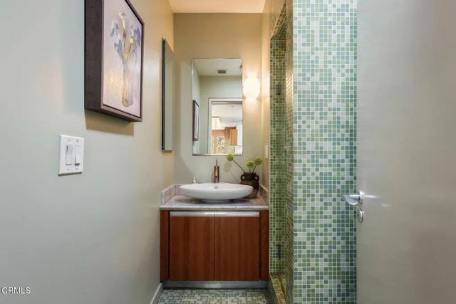 663 W California Boulevard, Pasadena, CA 91105