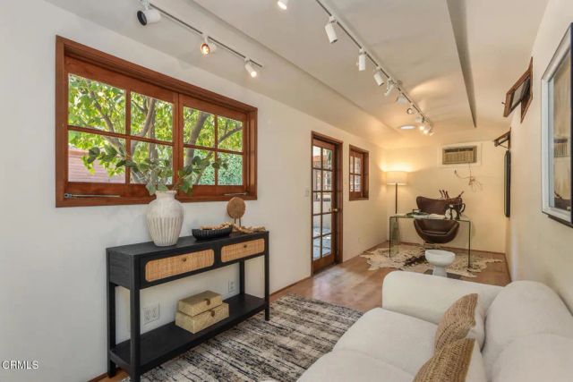 663 W California Boulevard, Pasadena, CA 91105
