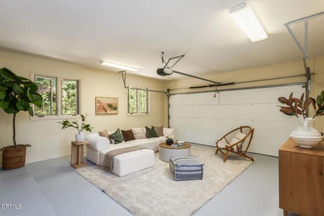 663 W California Boulevard, Pasadena, CA 91105