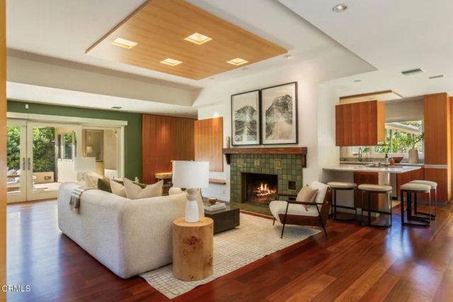 663 W California Boulevard, Pasadena, CA 91105