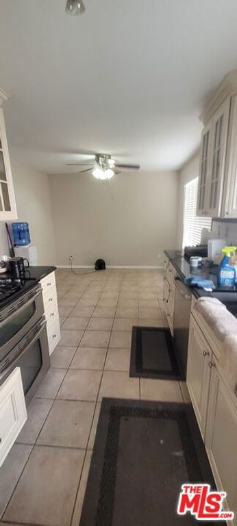 6908 Remmet Avenue 8, Los Angeles, CA 91303 — photo 2
