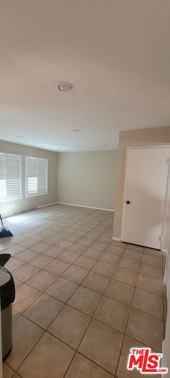 6908 Remmet Avenue 8, Los Angeles, CA 91303 — photo 3
