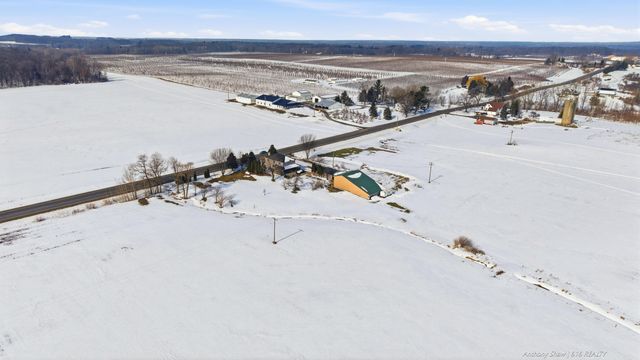 15960 Kenowa Avenue, Tyrone Twp, MI 49330