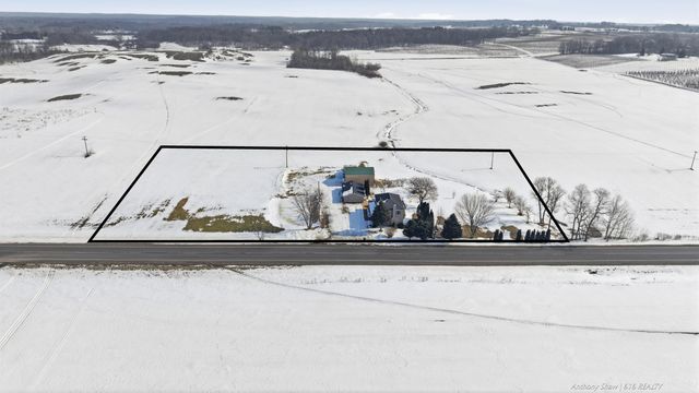 15960 Kenowa Avenue, Tyrone Twp, MI 49330