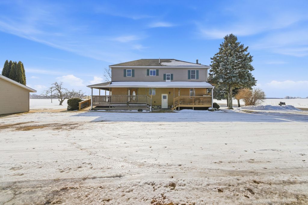 15960 Kenowa Avenue, Tyrone Twp, MI 49330