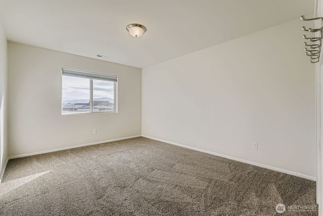 812 Sigafoos Avenue NW, Orting, WA 98360