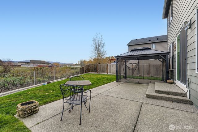 812 Sigafoos Avenue NW, Orting, WA 98360