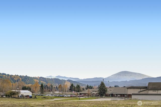 812 Sigafoos Avenue NW, Orting, WA 98360