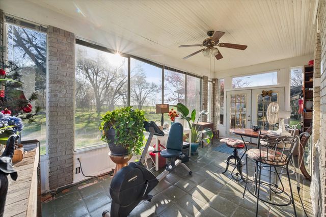 300 5th Street, Kerens, TX 75144