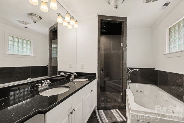 2001 Wood Dale Terrace, Charlotte, NC 28203
