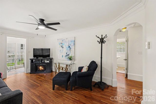 2001 Wood Dale Terrace, Charlotte, NC 28203