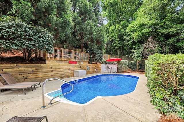 2001 Wood Dale Terrace, Charlotte, NC 28203
