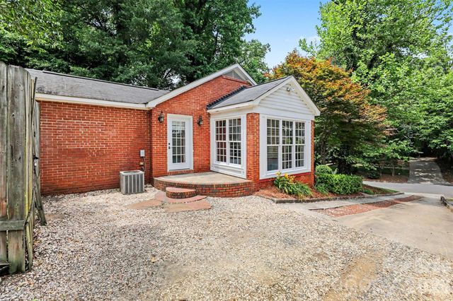 2001 Wood Dale Terrace, Charlotte, NC 28203