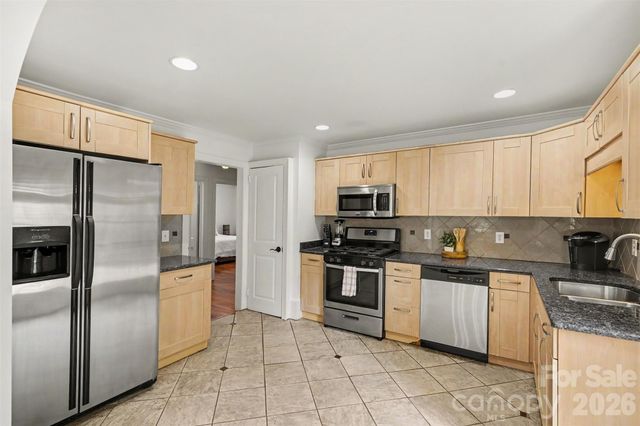 2001 Wood Dale Terrace, Charlotte, NC 28203