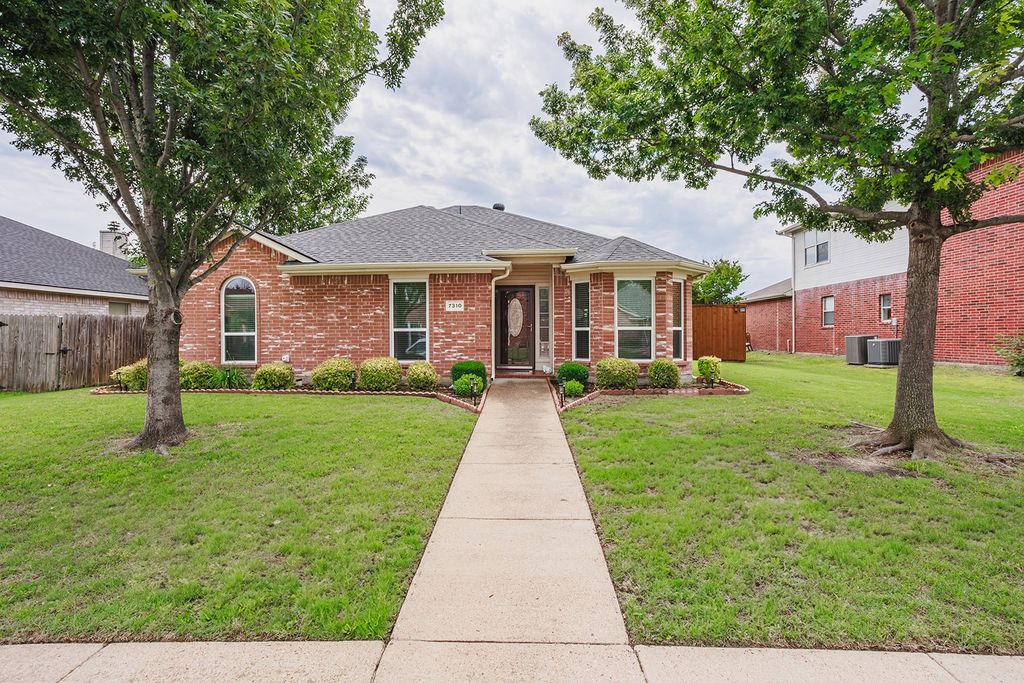 7310 Fairfield Drive, Rowlett, TX 75089