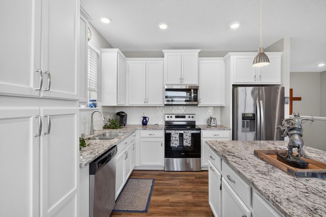 8069 183rd Street W, Lakeville, MN 55044