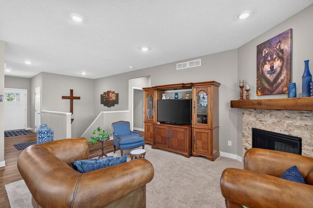 8069 183rd Street W, Lakeville, MN 55044