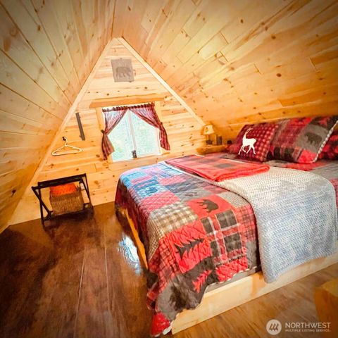 277 Skate Creek Road N, Ashford, WA 98304