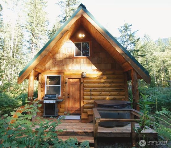 277 Skate Creek Road N, Ashford, WA 98304