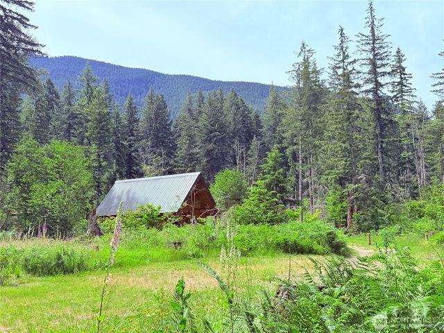 277 Skate Creek Road N, Ashford, WA 98304