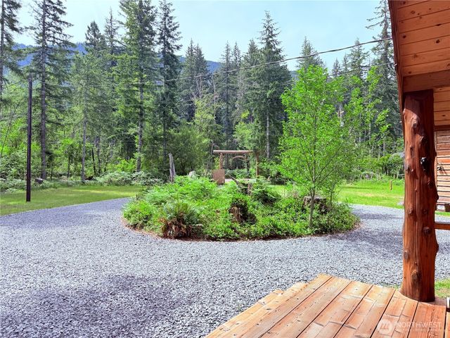 277 Skate Creek Road N, Ashford, WA 98304