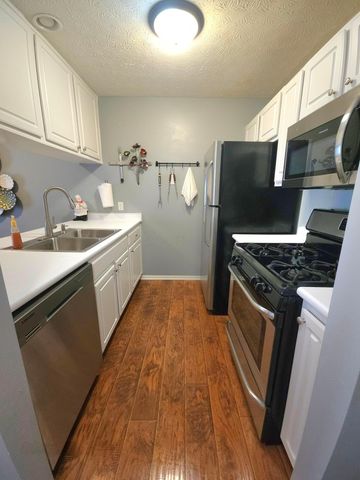6773 Lagrange Drive, 59B, Canal Winchester, OH 43110
