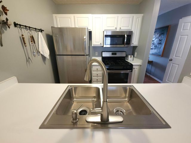 6773 Lagrange Drive, 59B, Canal Winchester, OH 43110