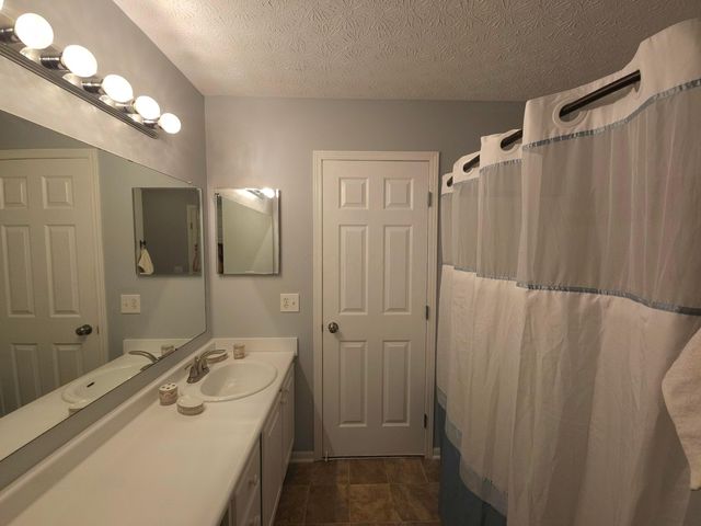 6773 Lagrange Drive, 59B, Canal Winchester, OH 43110