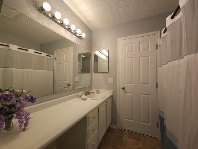 6773 Lagrange Drive, 59B, Canal Winchester, OH 43110