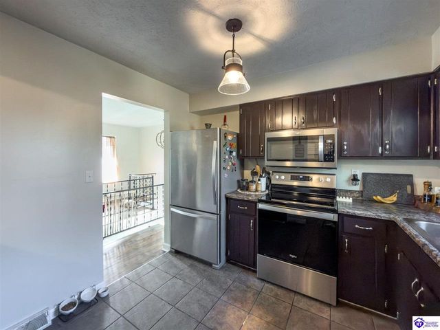 618 Oak Drive, Radcliff, KY 40160